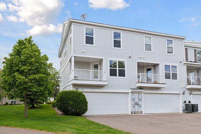 Building Photo - 15130 Fanning Dr N