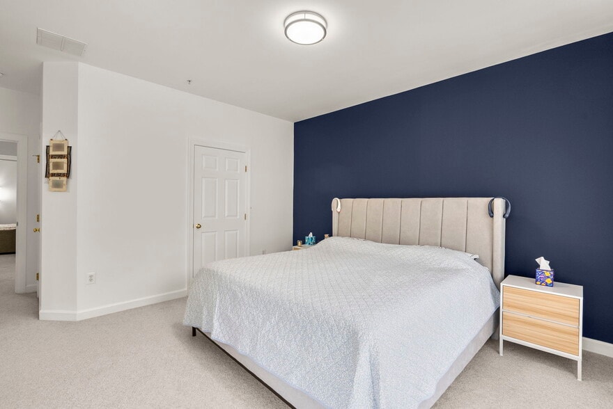 Master Bedroom (2nd Level) - 5 Chatterly Ct