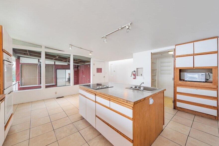 Building Photo - 5134 S 170th St