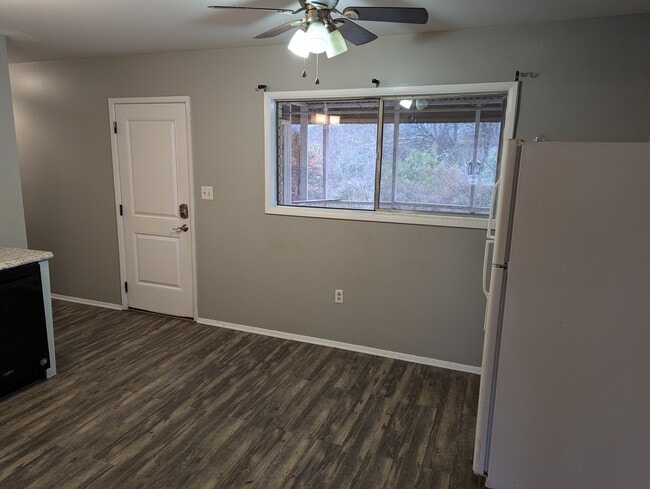 Building Photo - 155 Cone Dr