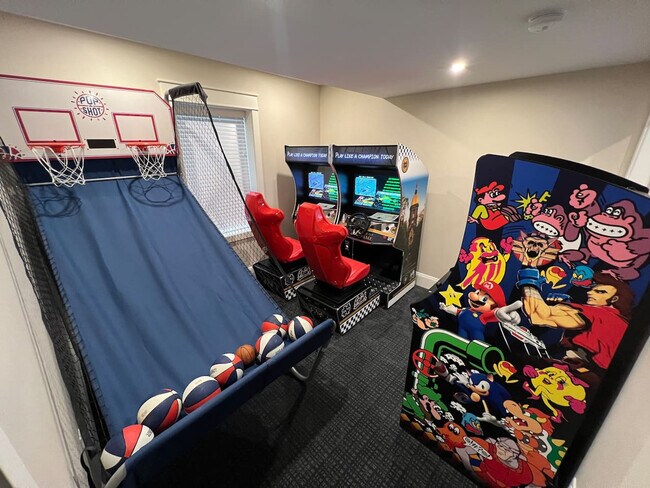 Building Photo - 1112 N St Peter St