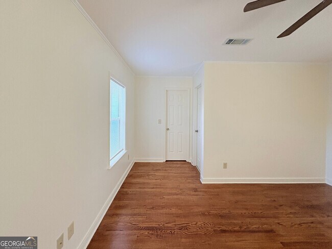 Building Photo - 600 Margaret St