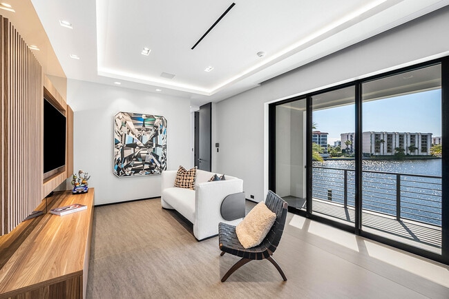 Building Photo - 2934 NE 8th Ave