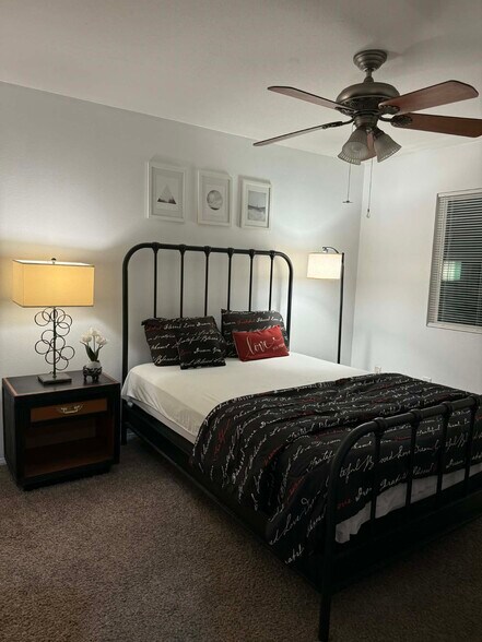 Building Photo - 1985 Meridian St