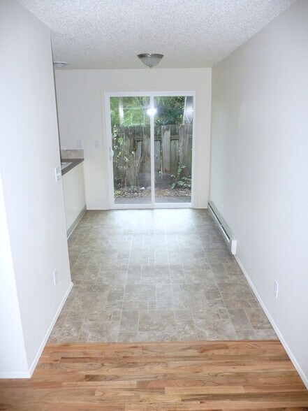 Building Photo - 636 SE 47th Ave