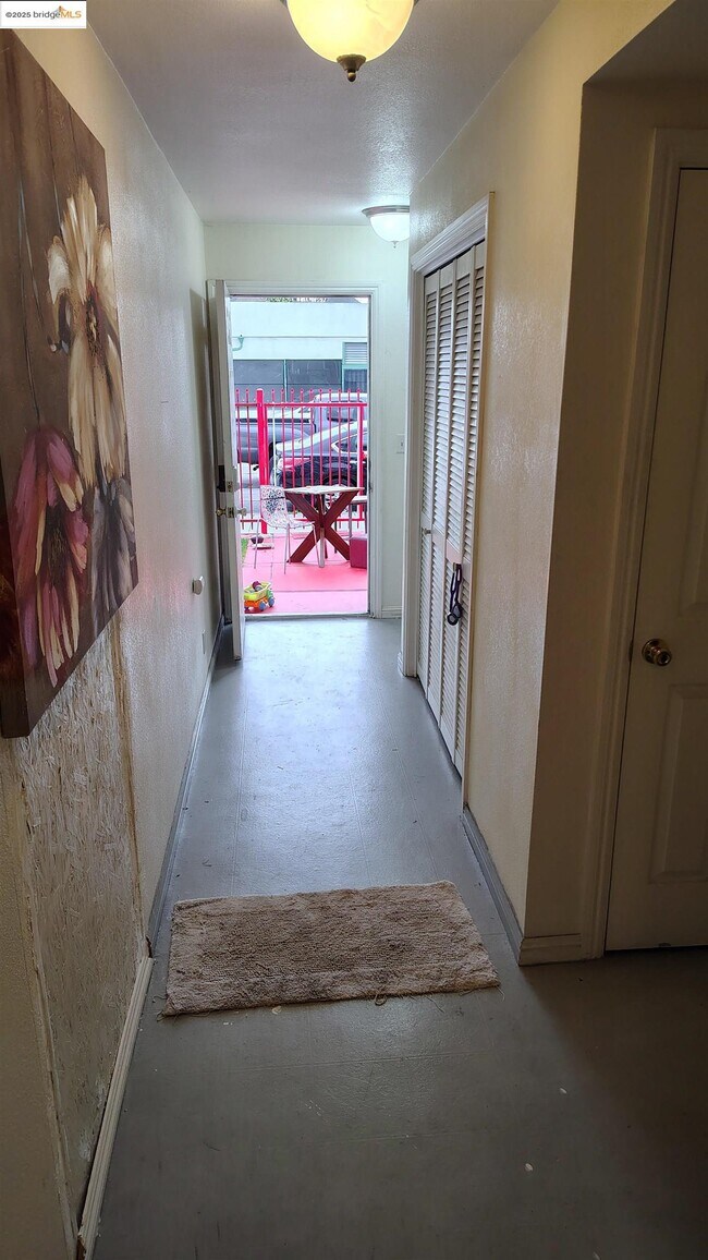 Building Photo - 3532 San Leandro St