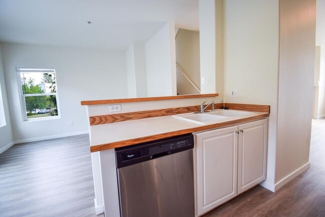 Building Photo - Astounding Condo  End Unit, Garage include...