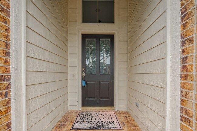 Building Photo - 311 N Esplanade Ln