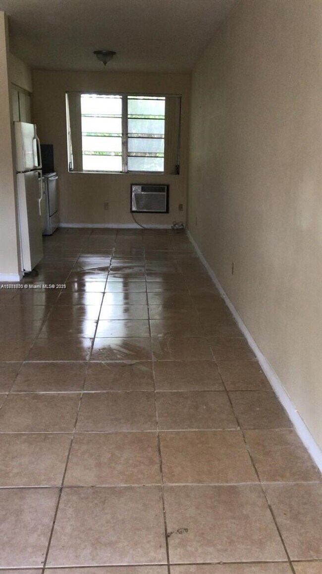 Building Photo - 13990 NE 20th Ct