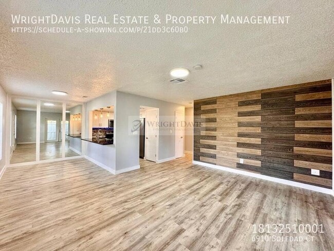 Building Photo - 6910 Soledad Ct