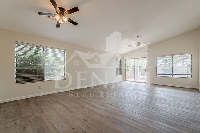 Building Photo - 15728 N 104th St
