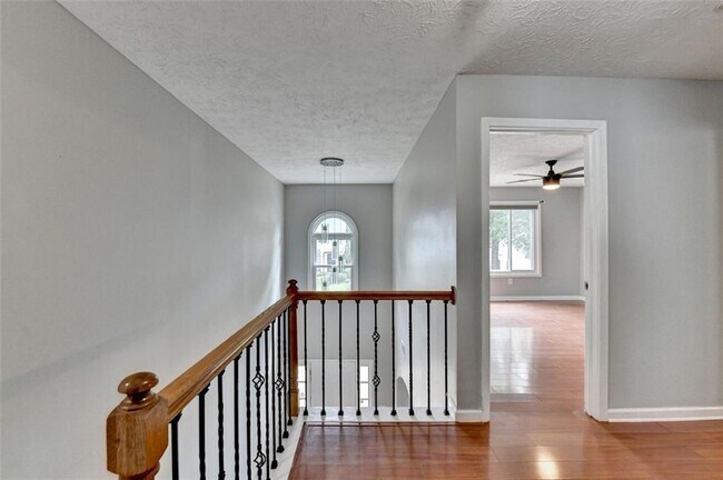 Building Photo - 702 Ashley Glen Ln