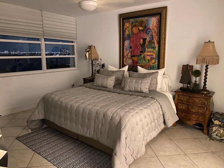 Building Photo - 11930 N Bayshore Dr