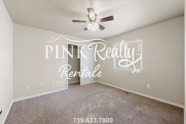 Building Photo - 7502 Araia Dr