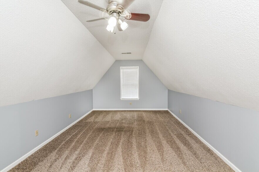 Building Photo - 11203 Cashmere Wood Dr