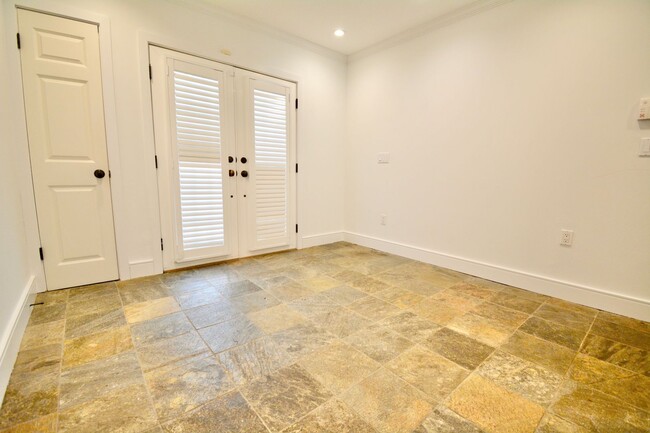 Building Photo - Stunning 3 BR | 2 BA in Noe Valley - Must ...