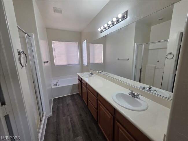 Building Photo - 7510 Perla Del Mar Ave