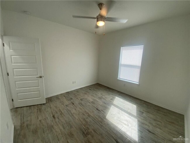 Building Photo - 2913 Maria Dr