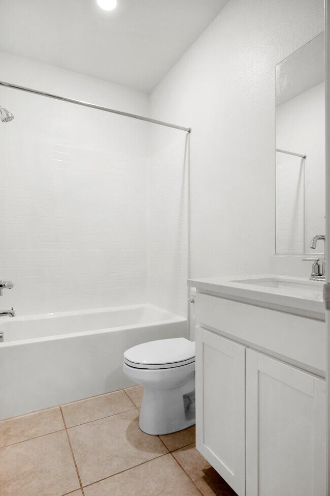 Building Photo - 2032 Gatlin Ct