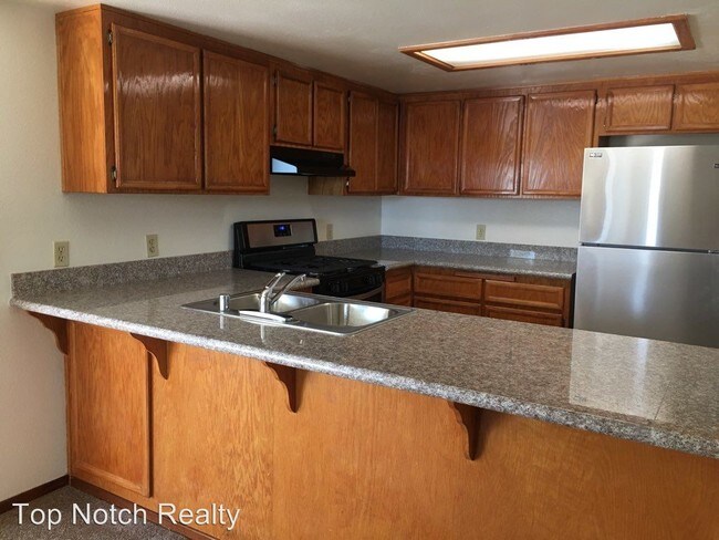 Primary Photo - 4270 Highland Ave