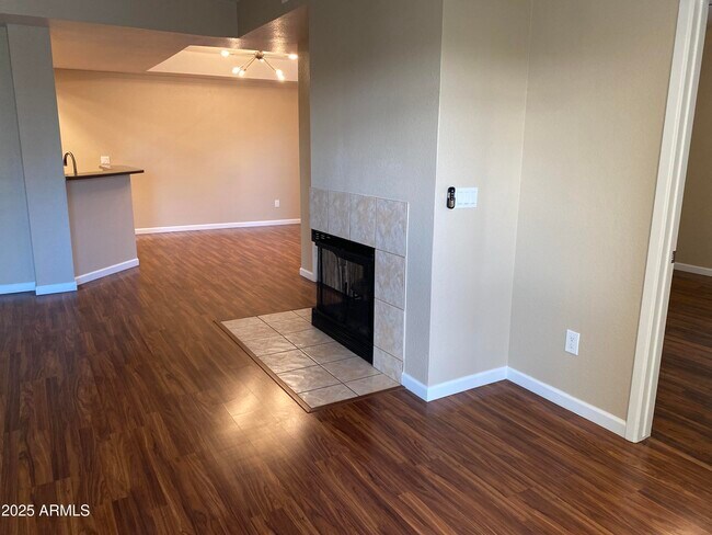 Building Photo - 9205 N 59th Ave