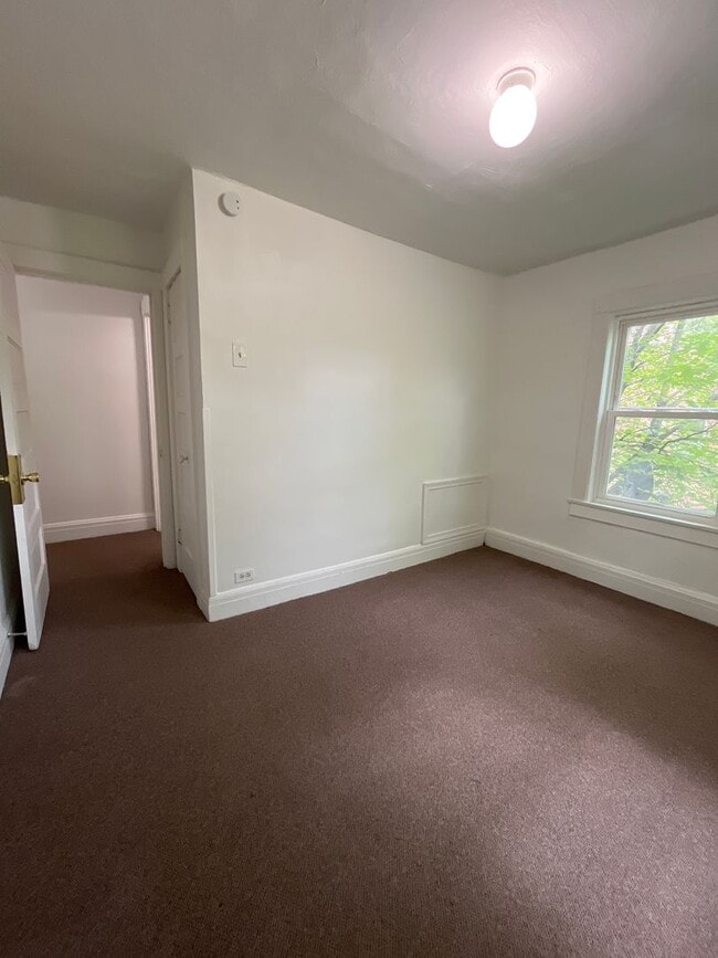 Building Photo - 3 Br 1 Bath Twin Home available in Bethlehem