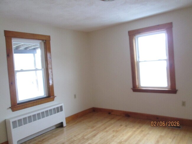 Building Photo - 38 Forest St