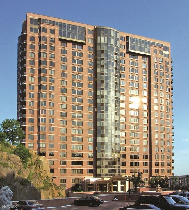 Building Photo - 100 Daibes Ct