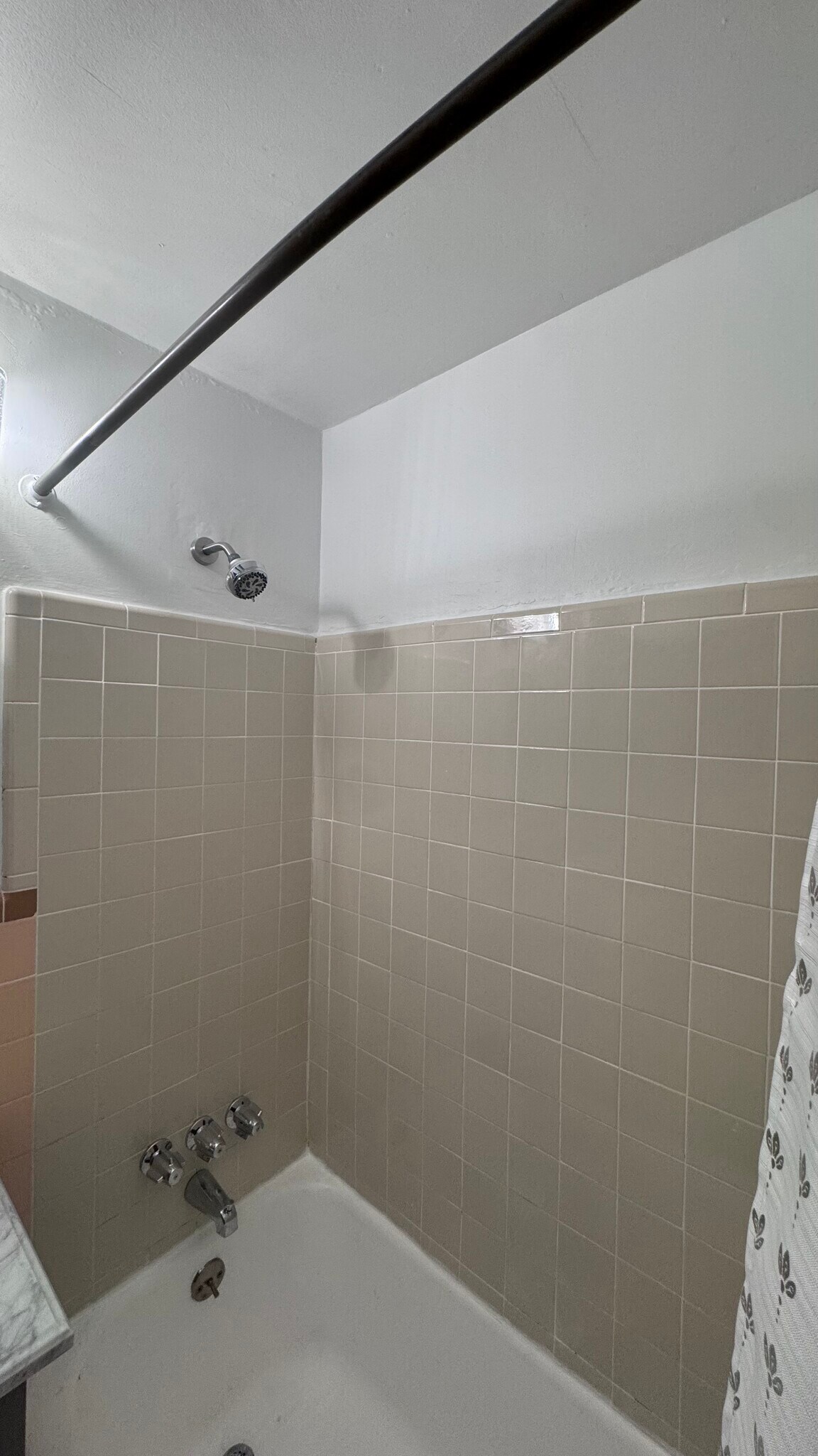 Building Photo - 330 Magee Ave