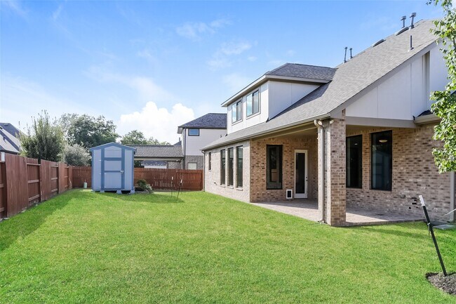 Building Photo - 30627 S Creek Way