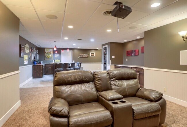 Building Photo - Luxury 5-Bedroom Home for Rent – $4,500/Month + Utilities