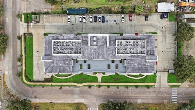 Building Photo - 6955 Turtlewood Dr