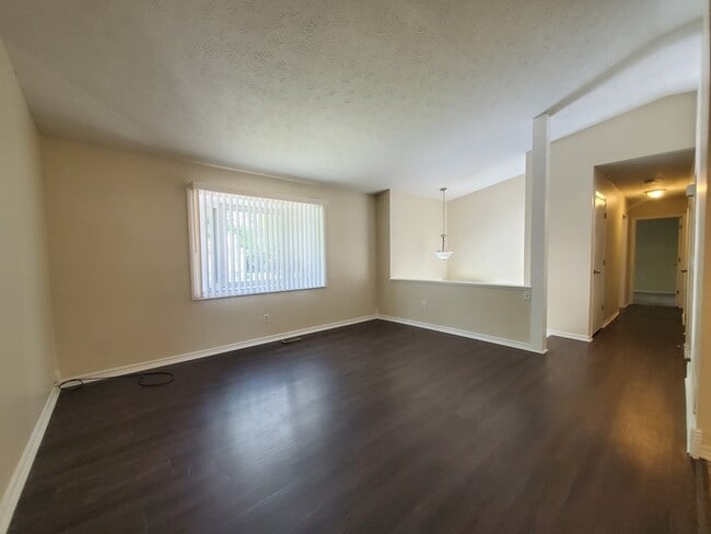 Building Photo - 3157 Millbury Ave