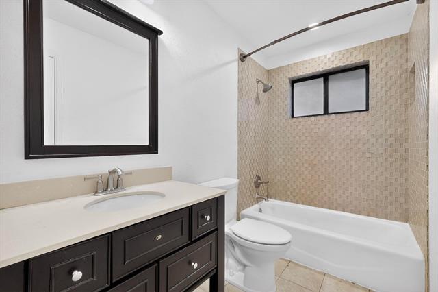 Building Photo - 1910 Glen Hill Dr