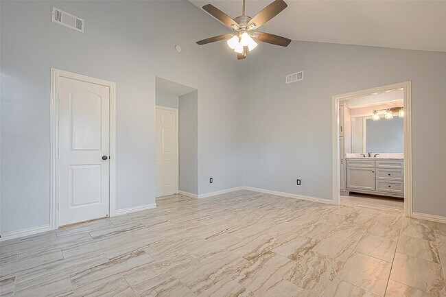 Building Photo - 13322 Pantano Dr