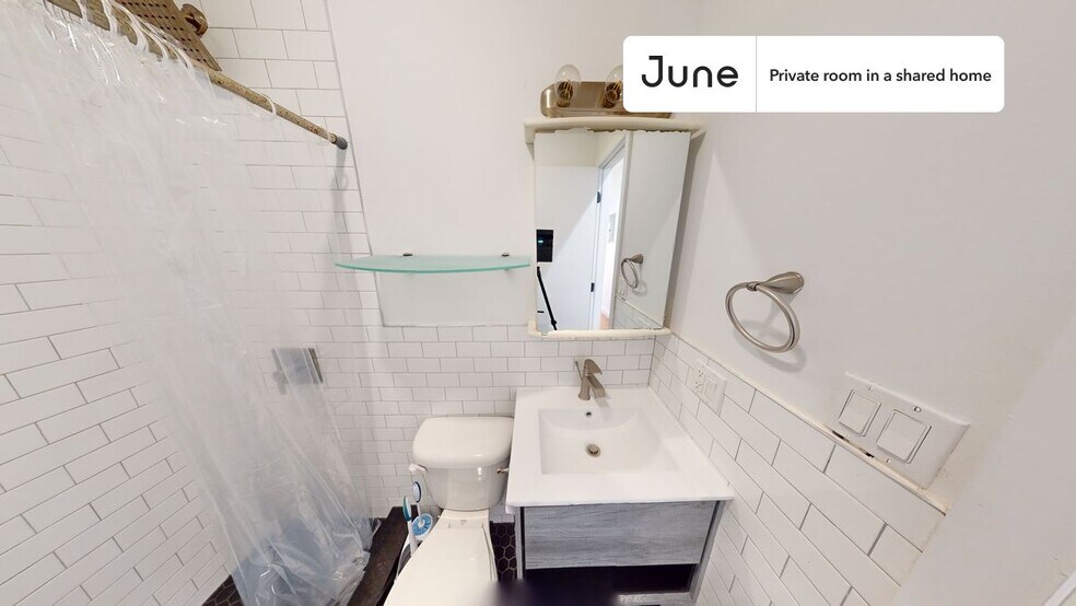 Building Photo - Room in Shared 5 bed/3 bath home