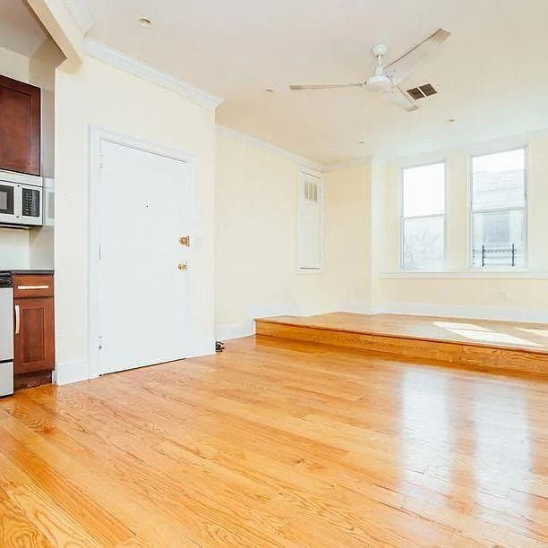 Building Photo - "Charming 2-Bedroom Gem in the Heart of Brooklyn - Your Perfect Urban Retreat!"