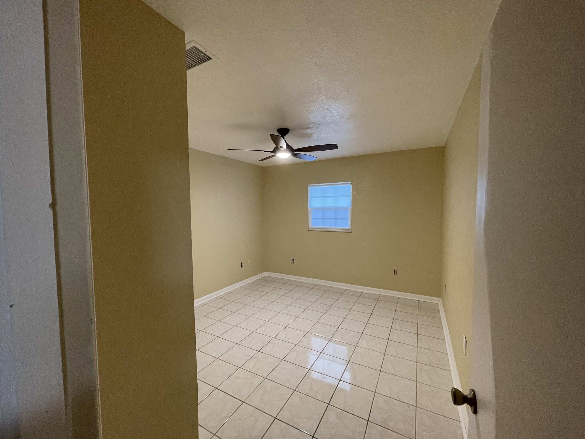 Building Photo - 3211 Jersey Ct