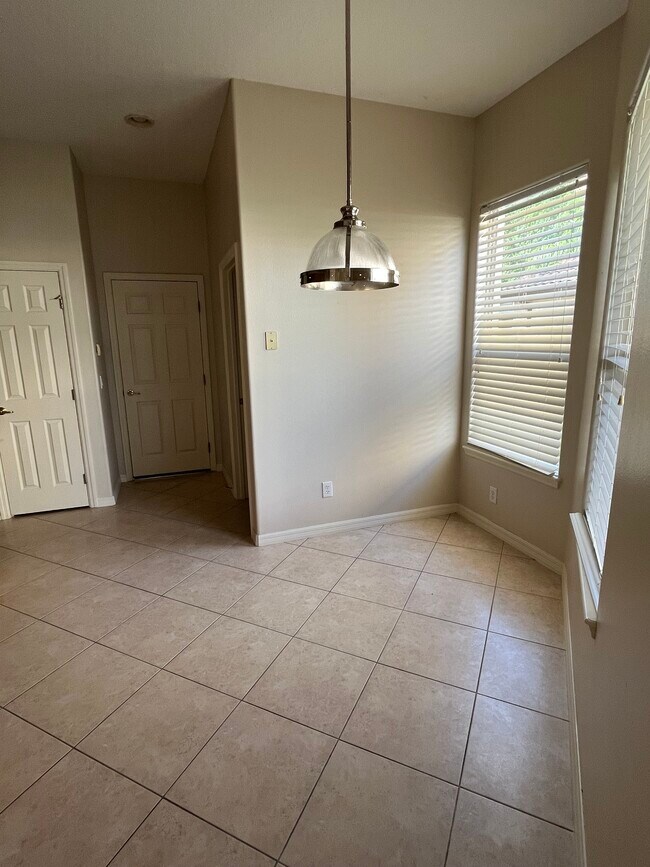 Building Photo - 8760 The Esplanade Ct