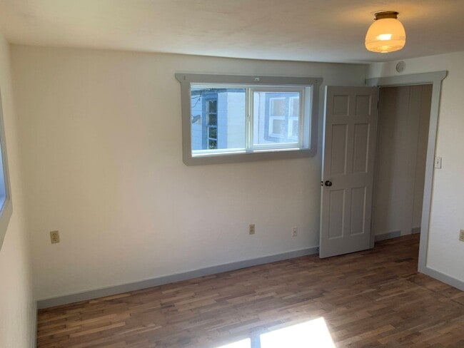 Building Photo - 3 Bedroom House in Whiteaker