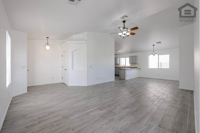 Building Photo - 4Bed/2Bath House in Buckeye! Move-In Ready on 06/04/2026!