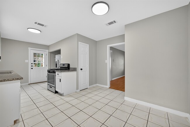 Building Photo - 6741 Feldspar St