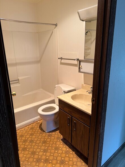 Building Photo - 1320 23rd Ave S