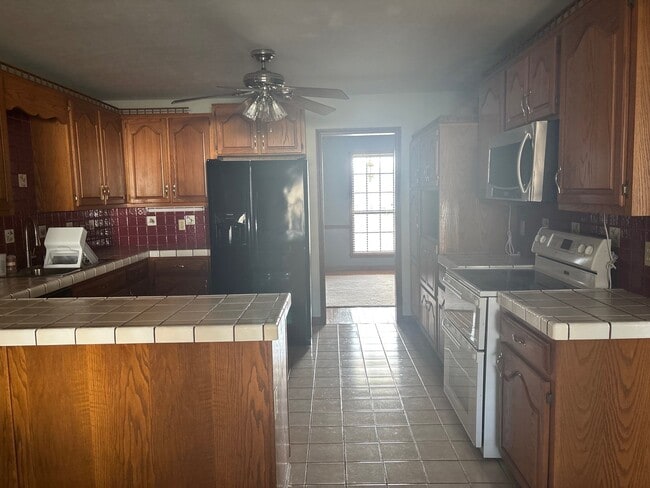 Building Photo - 375 Plum Tree Cir