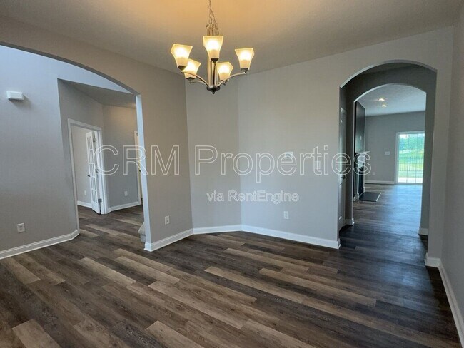 Building Photo - 6311 Burgin Dr