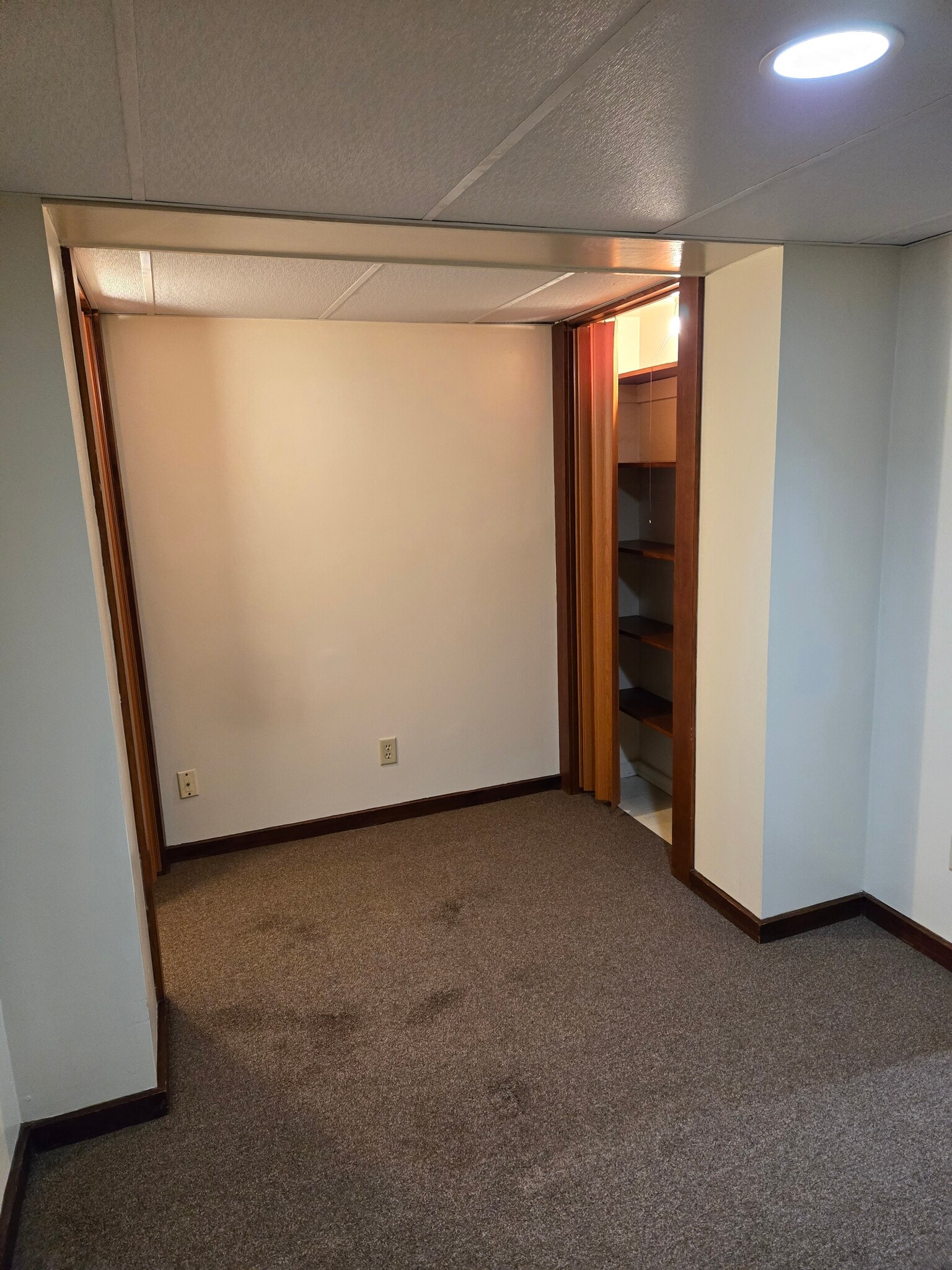 Building Photo - 535 Maple Ave