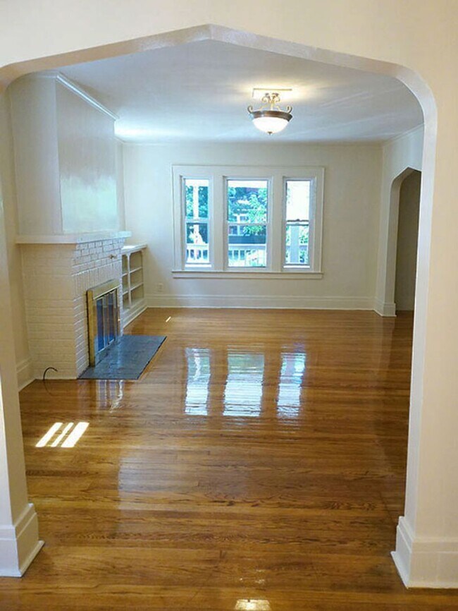 Building Photo - 231 Fellows Ave
