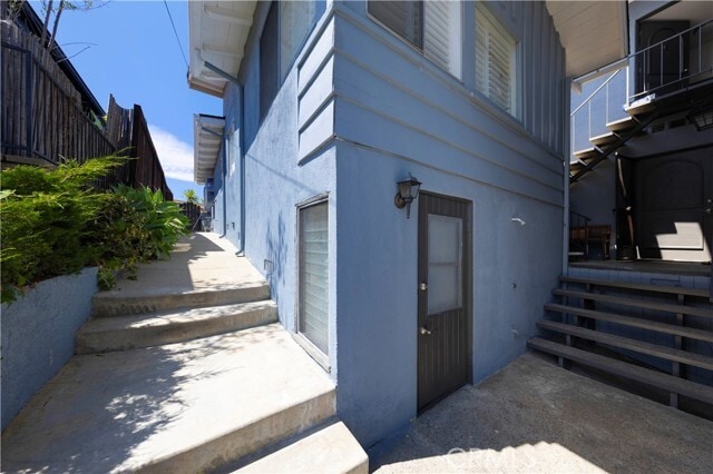 Building Photo - 210 Avenida Calafia