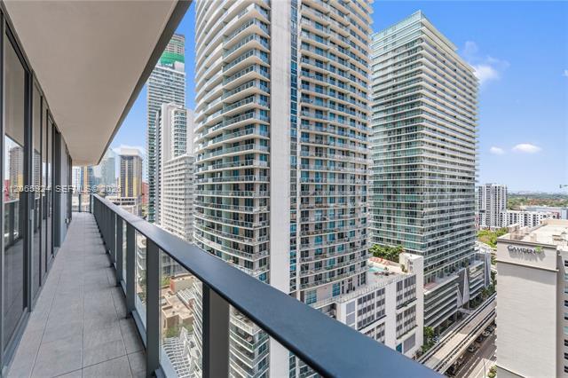 Building Photo - 1000 Brickell Plz