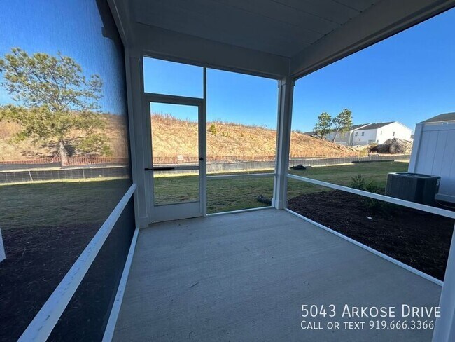 Building Photo - 5043 Arkose Dr